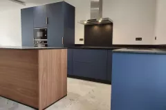 1723469940805